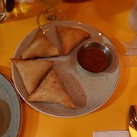 Samosas with sauce at CHERI COCO in Quebec