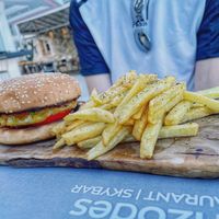 Vegan burger & chips at Orizontes in Zakynthos