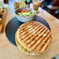 Lavasch mit gelbem Tofu & Salat  at Für Elise Kaffeebar in Bremen