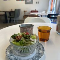 Starter sallad  at Sunny Bowl in Seoul