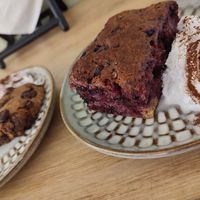 Cookie and mulberry cake at Wake & Waffle in 