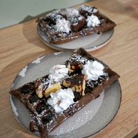 Sweet waffles (vegan) at Wake & Waffle in 