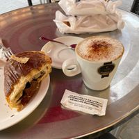   at La Pastelería Llisó in Valencia