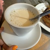 Te negro con leche de avena  at La Pastelería Llisó in Valencia
