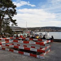 Lakeside seating at Hafen Enge Beiz in Zurich