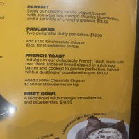 fruit bowl is the only vegan option  at Foodie Club in Grand Canyon Village