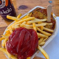 Currywurst mit Pommes at Wat'is mit vegan in Berlin