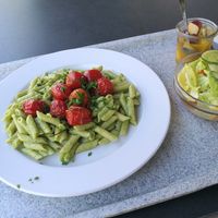 Nudeln mit Basilikumpesto at B2 BioMarkt in Balingen