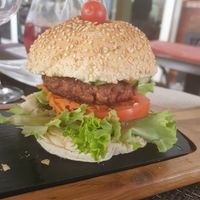 Vegan burger at Borracheiros in Funchal