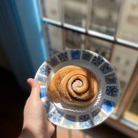 roll de canela / cinnamon roll  at Amarama Vegan in Sao Paulo