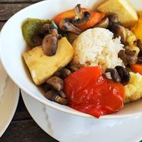 Vegetable wok with rice and coconut-curry sauce at Bauernstuben in Borkum