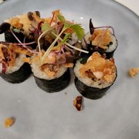 Truffle maki at brEAThe Restaurant | Sushi végétal à Paris in Paris