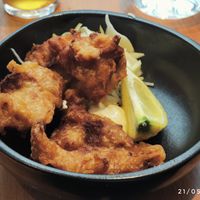 Fried seitan at brEAThe Restaurant | Sushi végétal à Paris in Paris