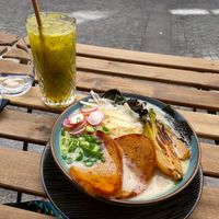 Ramen at brEAThe Restaurant | Sushi végétal à Paris in Paris