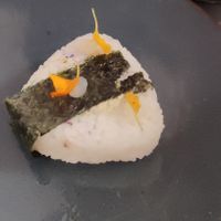 Onigiri at brEAThe Restaurant | Sushi végétal à Paris in Paris