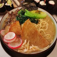  at brEAThe Restaurant | Sushi végétal à Paris in Paris