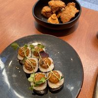 Panko de seitan + maki  at brEAThe Restaurant | Sushi végétal à Paris in Paris