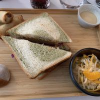   at brEAThe Restaurant | Sushi végétal à Paris in Paris