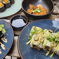 Yummy, creative rolls at brEAThe Restaurant | Sushi végétal à Paris in Paris