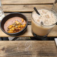 Dessert and dessert cocktail at brEAThe Restaurant | Sushi végétal à Paris in Paris