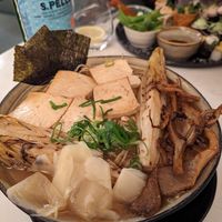  at brEAThe Restaurant | Sushi végétal à Paris in Paris