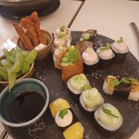 Sushi menu at brEAThe Restaurant | Sushi végétal à Paris in Paris
