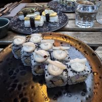   at brEAThe Restaurant | Sushi végétal à Paris in Paris