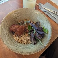 Chirashi (Reis Bowl) at brEAThe Restaurant | Sushi végétal à Paris in Paris