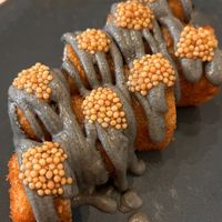 Crispy Kilchi Uramaki 🤤   at brEAThe Restaurant | Sushi végétal à Paris in Paris