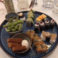 Sushi platter  at brEAThe Restaurant | Sushi végétal à Paris in Paris