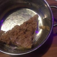 Apple and oats crumble cake at Rollercoaster in Vienna