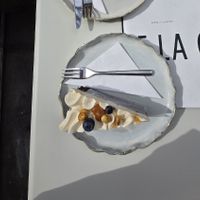 Vegan amaretto chocolate cake at Crème de la Crème in Vienna