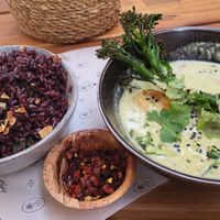 Vegan groene curry at Hippie Fish in Zandvoort