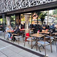 Outdoor seating at Istanbul Grill & More in Lausanne