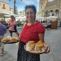 Broodjes met Panelle
& Cazzili: aardappelkroketjes at Vegan Food Tour in Cefalu