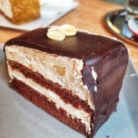 Snickers cake (was ok) at Cafe Konditorei Oberdöbling in Vienna
