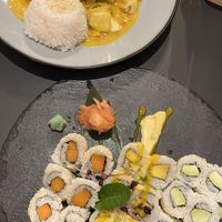 Maki Mix vegetarisch und Yellow Satay Tofu  at Asian Cuisine Bowl in Vienna