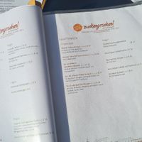 Einfach bei jeder Kategorie Hälfte vegan ❤️ at Zuckergoscherl in Vienna