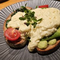Brot mit Spinat und Avocado (und Sauce Hollondaise) at Zuckergoscherl in Vienna