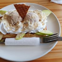 Balanced sweet and sour waffle (it might be Granny Smith apples?)... tasty either way 🤤 at ditto in Cape Town