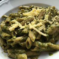 vegan cheese pesto penne at Der Kleine Vegetarier Zwei in Braunschweig
