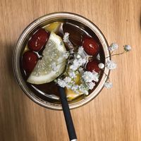 hong zao chá (lemonade with lemon and jujube dates)  at laolao in Vienna