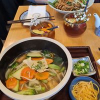 Shu Cai Tang - Nudelsuppe (vorne) 
Shu Cai - gebratene Nudeln (hinten) at laolao in Vienna