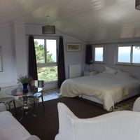 The lavender room  at Colina Flora in Colares