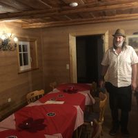 Der Inhaber in der Blockstube at Felsenkeller in Hainewalde