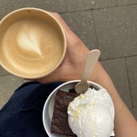 Brownie, Ice cream & coffee to go  at Café Fabric in Hamburg