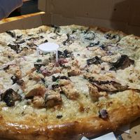 vegan chickn and garlic pizza at Rudy's Pizza in Portland