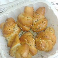 Everything bagel garlic knots at Rudy's Pizza in Portland