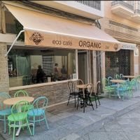 Fachada de la cafetería at Organic in Huelva