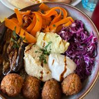 Beyrouth poké bowl at Les Amis in Corsica
